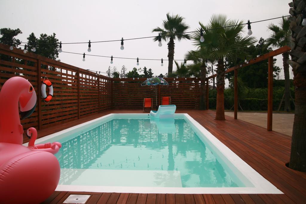 Eridu Cafe N Beds Hotel ซอกวีโพ ภายนอก รูปภาพ