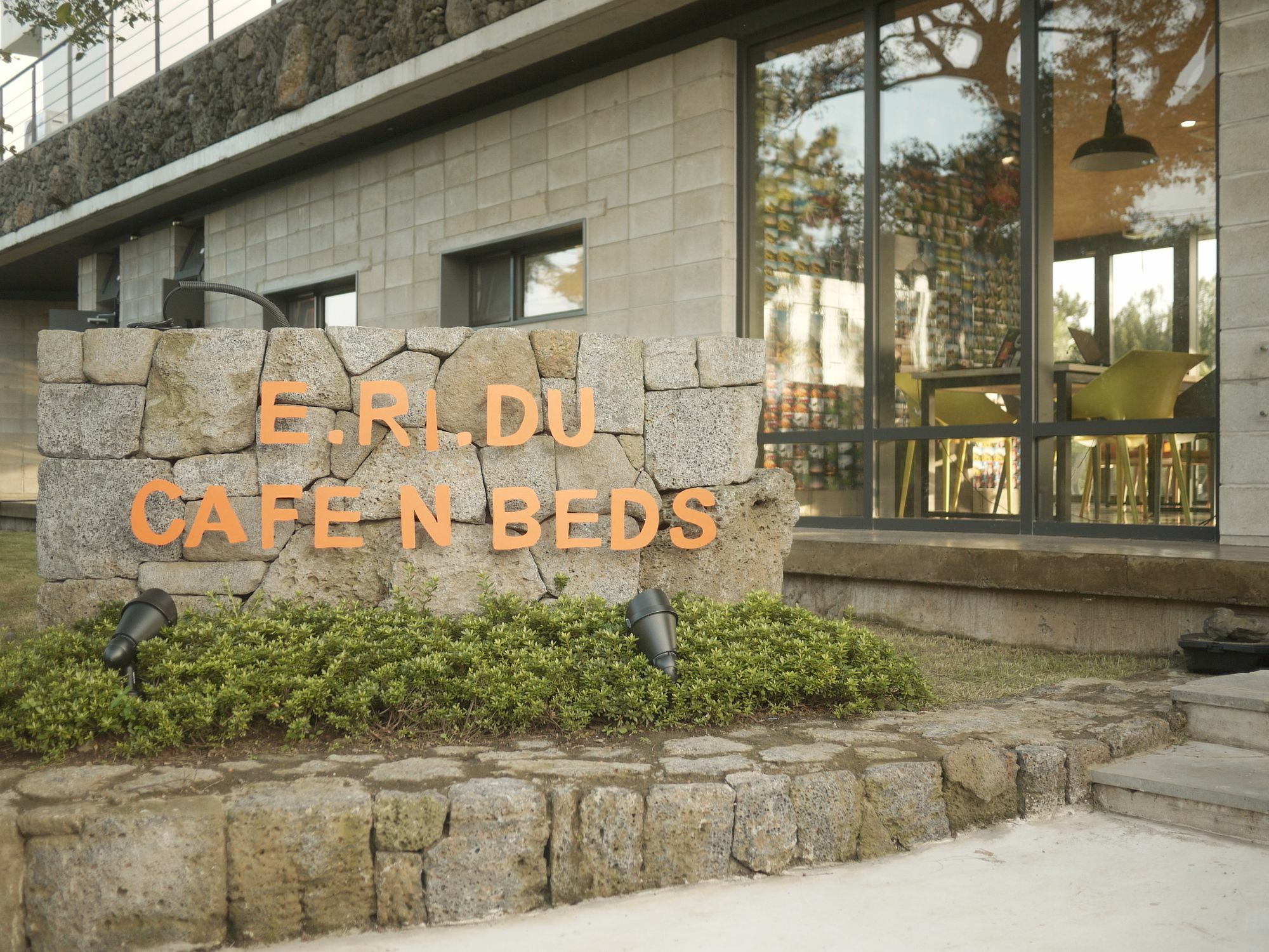 Eridu Cafe N Beds Hotel ซอกวีโพ ภายนอก รูปภาพ